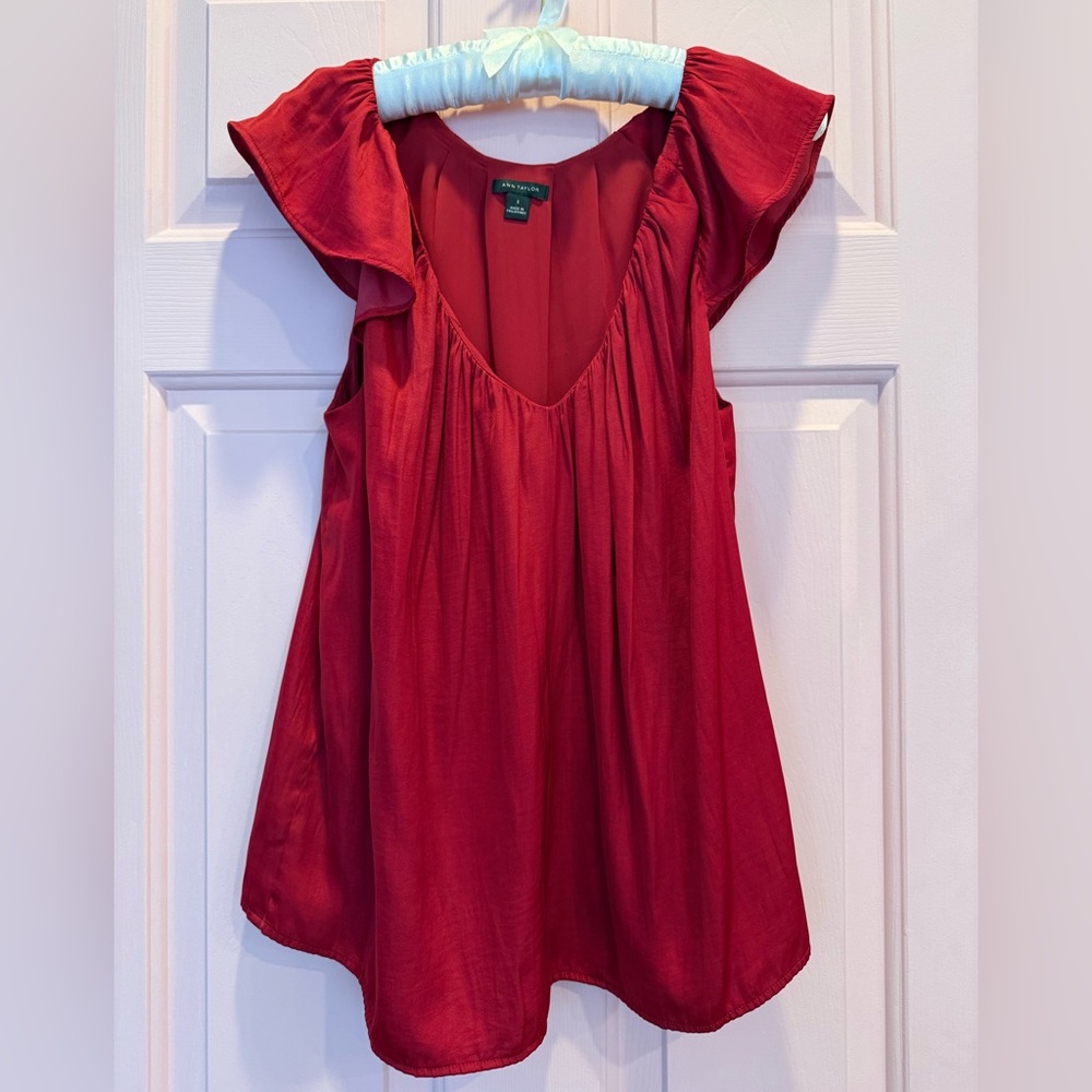 ♥️Ann Taylor Red Women's Top Butterfly Sleeves Flouncy size small like new